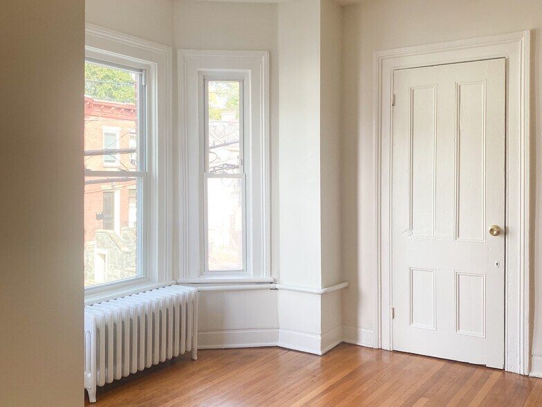 More Photos Of 132 Chambers St, Newburgh Apartments For Sale