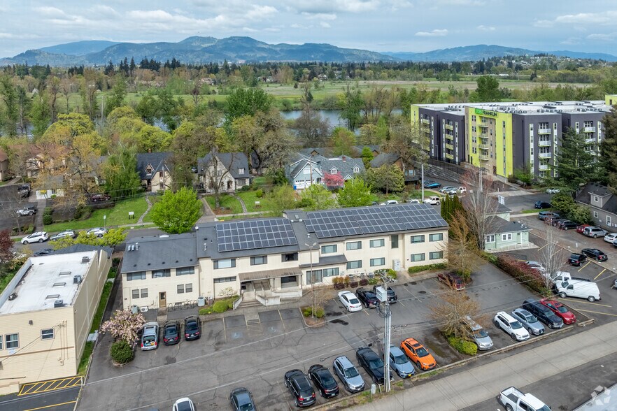 More Photos Of 1976 Garden Ave, Eugene Office For Sale