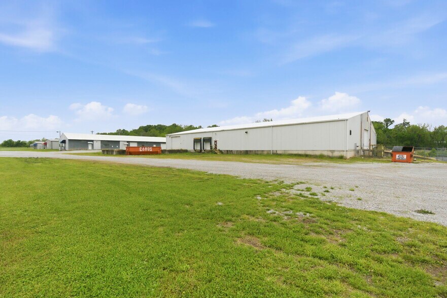 More Photos Of 790 10th st, Cassville Industrial For Sale