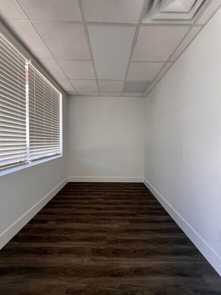 More Photos Of 853 SW Enterprise Way, Stuart Warehouse For Lease