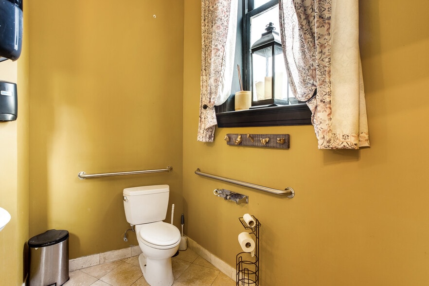 More Photos Of 4353 Manchester Ave, Saint Louis Apartments For Lease