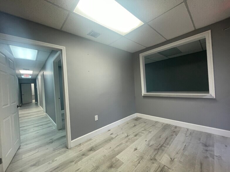 More Photos Of 9800-9860 Pines Blvd, Pembroke Pines Unknown For Lease