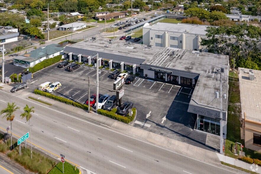 More Photos Of 821-859 E Oakland Park Blvd, Oakland Park Storefront For Lease
