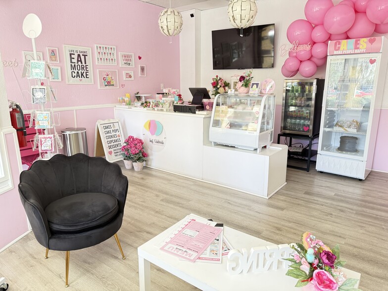 More Photos Of 4123-4217 NW 16th Blvd, Gainesville General Retail For Lease