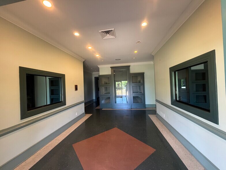 More Photos Of 2 Hummingbird ln, Eufaula Manufacturing For Lease