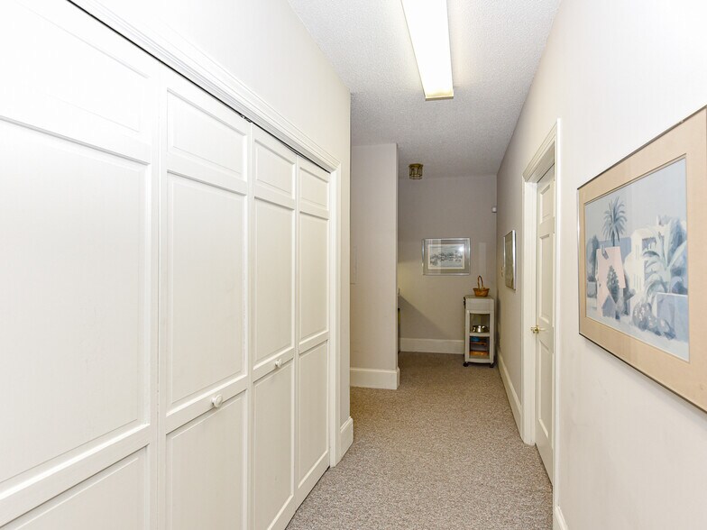 More Photos Of 5561 McNeely Dr, Raleigh Office For Lease