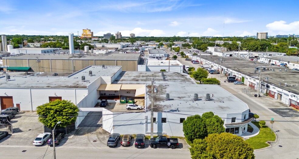 More Photos Of 297 NE 67th St, Miami Warehouse For Lease