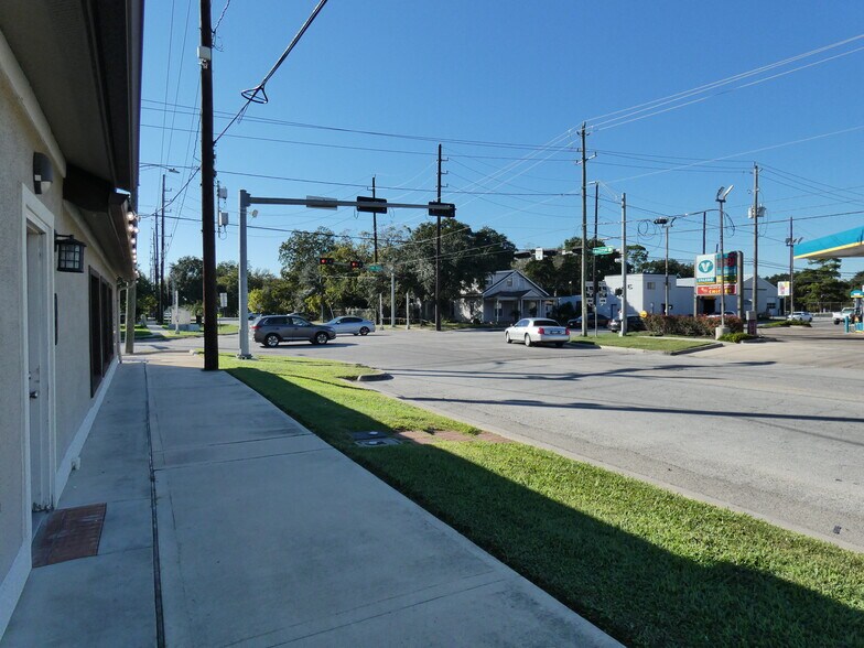 More Photos Of 1704 Avenue D, Rosenberg Specialty For Lease