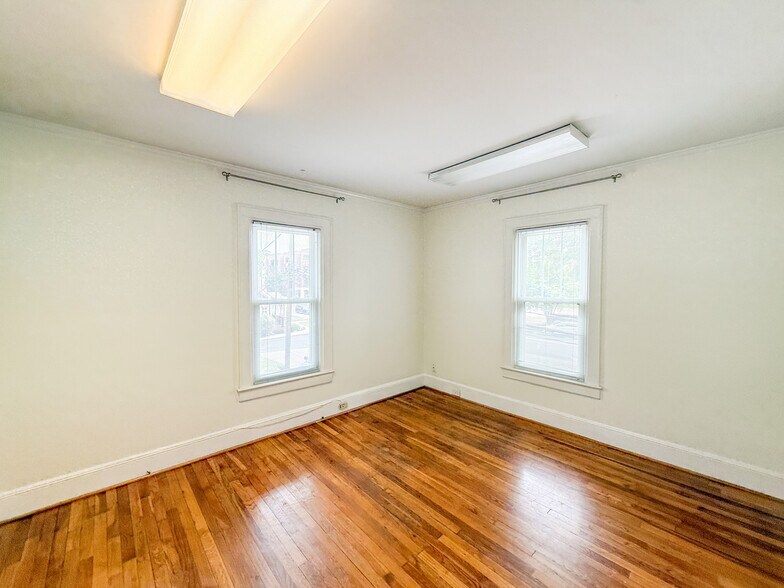 More Photos Of 1204 The Plaza, Charlotte Office For Lease