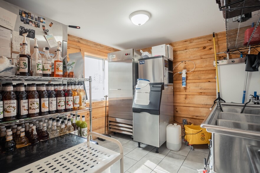 More Photos Of 5223 Columbus Ave, Anderson Storefront Retail Residential For Sale