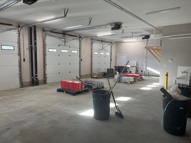 More Photos Of 163 Oak St, Taunton Warehouse For Sale