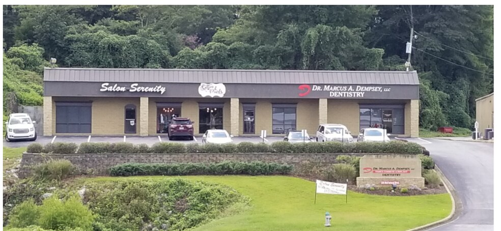 225 McFarland Blvd  