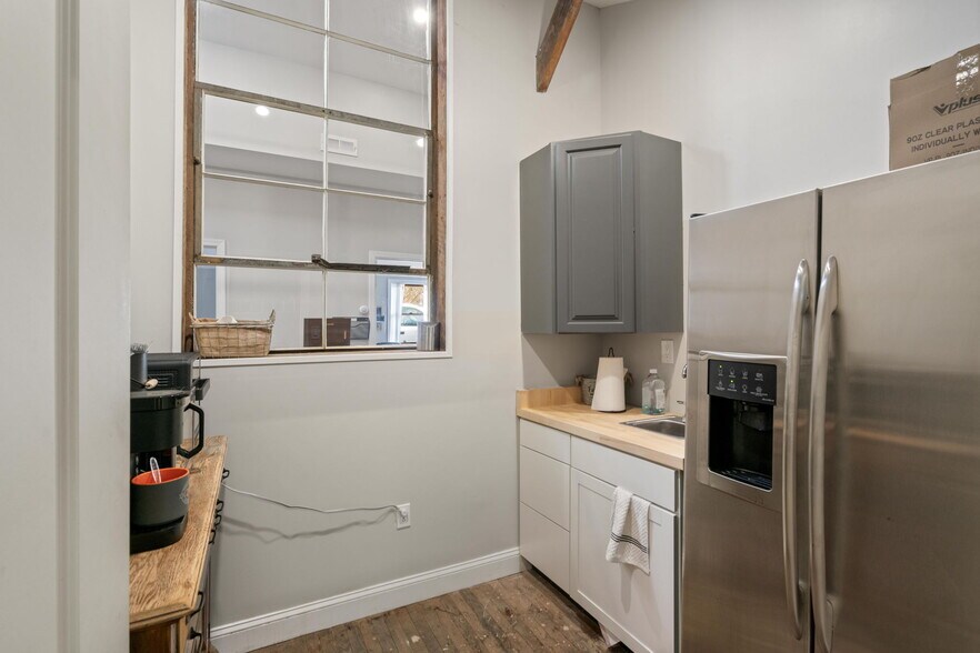 More Photos Of 101 E Marshall St, Remington Storefront Retail Office For Lease