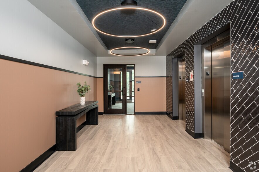 More Photos Of 1155 S Rangeline Rd, Carmel Apartments For Lease