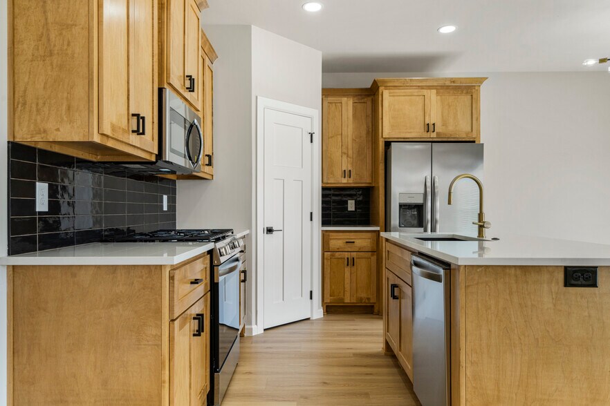 More Photos Of 28801 141st S st, Coweta Apartments For Sale