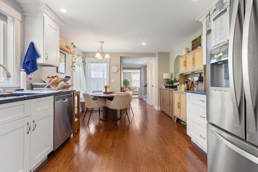 More Photos Of 67 North St, Hingham Apartments For Sale