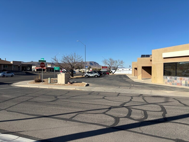 More Photos Of 2002 N Stockton Hill Rd, Kingman Medical For Sale