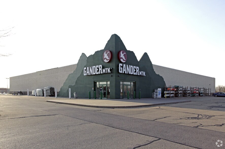 More Photos Of 5114 W Holiday Dr, Peoria Freestanding For Lease