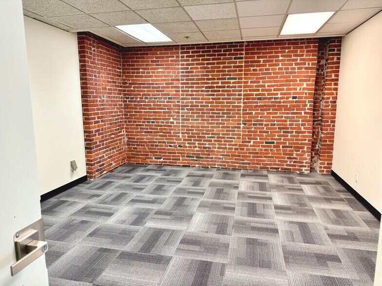 More Photos Of 521 SW 11th, Portland Loft Creative Space For Lease