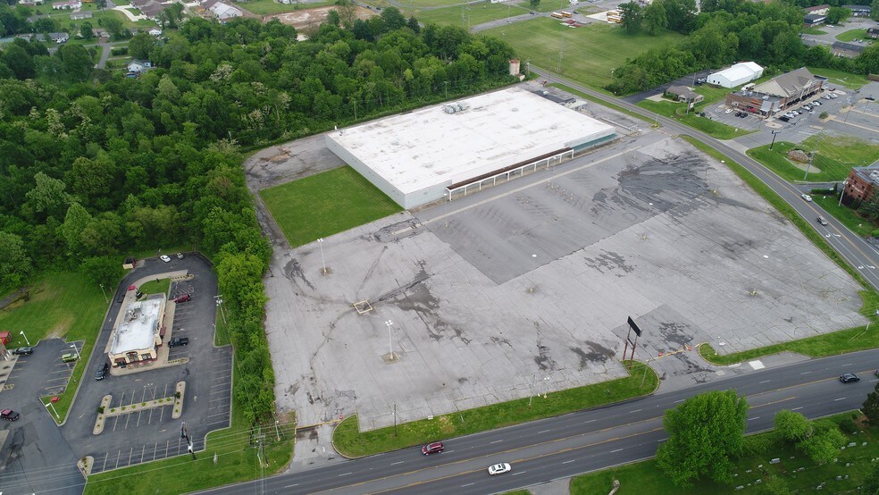 More Photos Of 2440 Lone Oak Rd, Paducah Freestanding For Sale