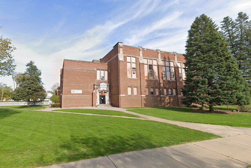 More Photos Of 212 N Ottawa St, Tecumseh Flex For Sale