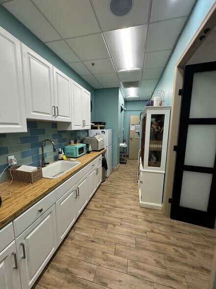 More Photos Of 9250 Corkscrew Rd, Estero Medical For Lease