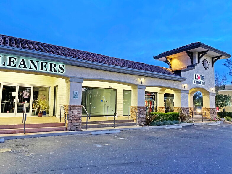 More Photos Of 3637-3755 E Thousand Oaks Blvd, Thousand Oaks Unknown For Lease