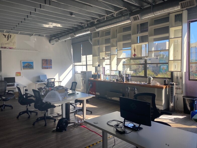 More Photos Of 1121 Howard St, San Francisco Flex For Sale