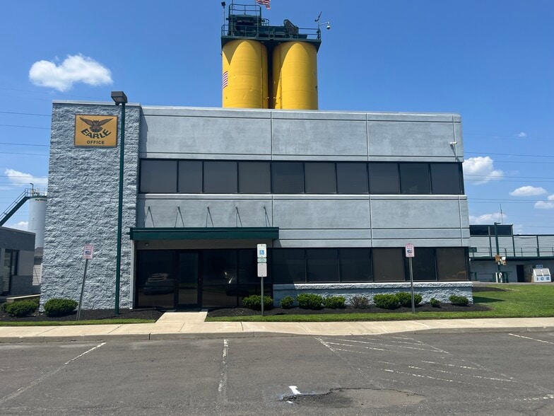 More Photos Of 14 Steel Rd E, Morrisville Warehouse For Sale