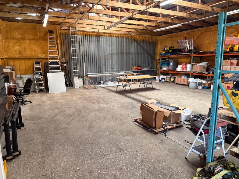 More Photos Of 301 Charlie Griffin Rd, Plant City Flex For Lease