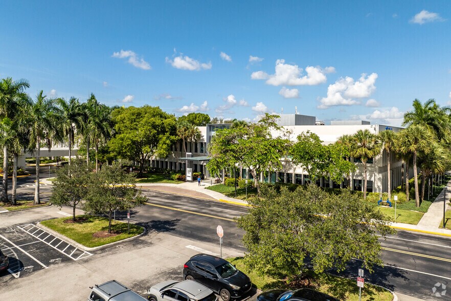 Primary Photo Of 7500 W Sunrise Blvd, Plantation Distribution For Lease