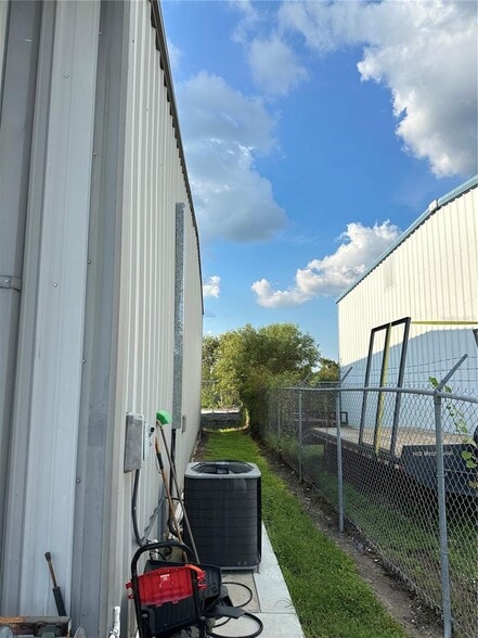 More Photos Of 4457-4459 Holden Rd, Lakeland Warehouse For Sale