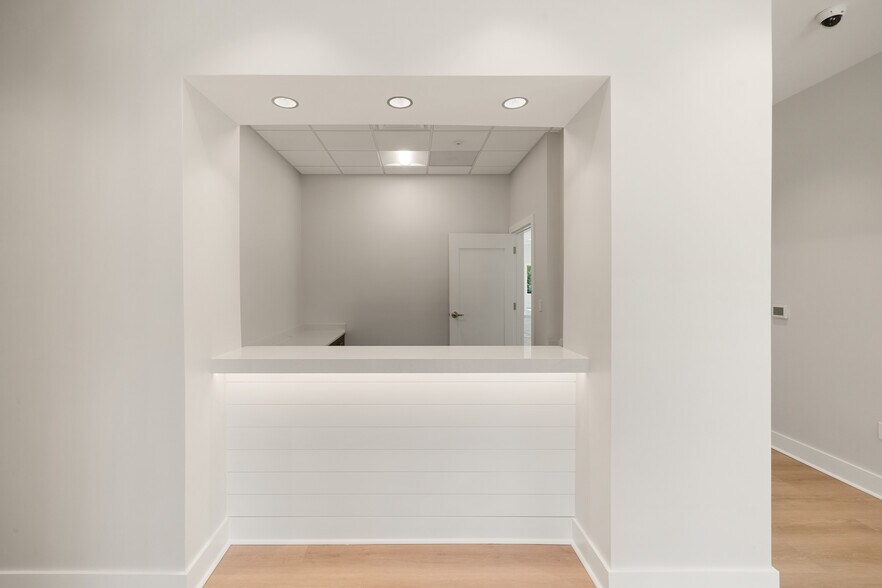 More Photos Of 8111 Broadway Ave E, Estero Storefront Retail Office For Lease