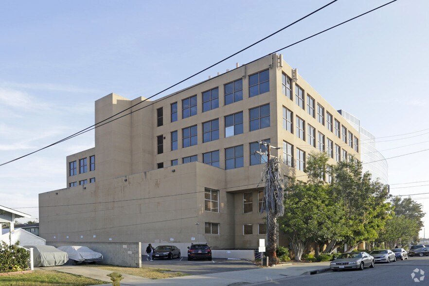 More Photos Of 11539 Hawthorne Blvd, Hawthorne Office For Lease