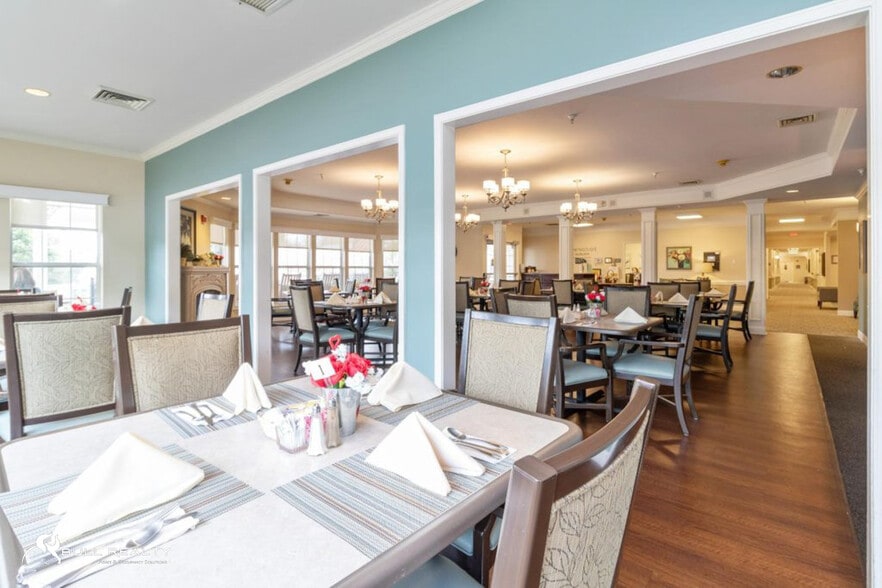 More Photos Of 871 Twinforks Ave, Auburn Assisted Living For Sale
