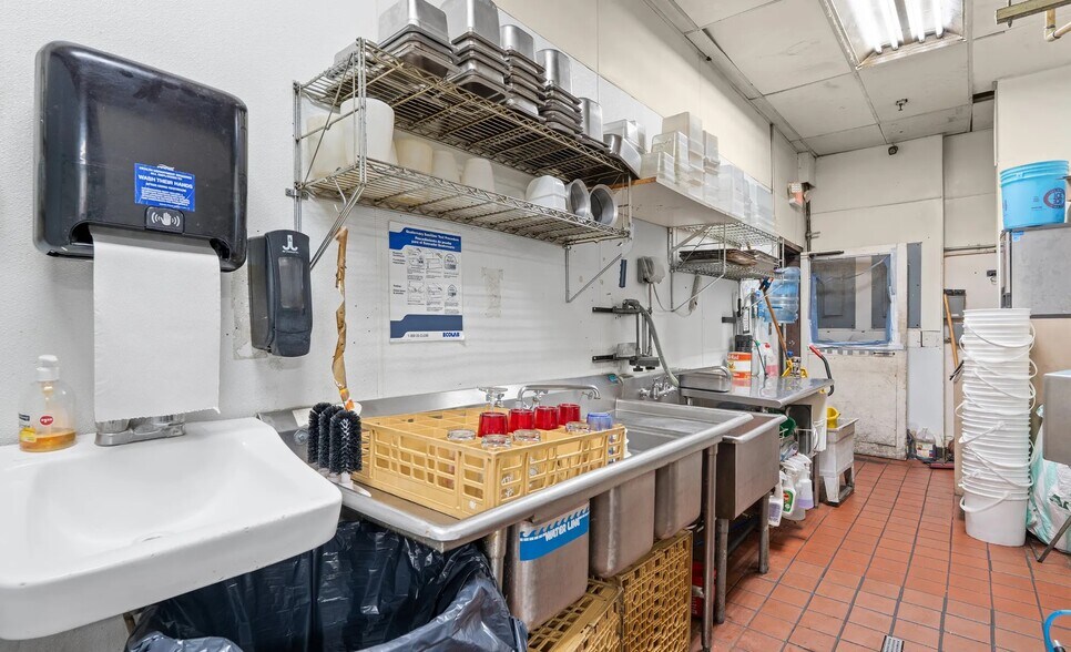 More Photos Of 1505 W Broadway St, Idaho Falls Restaurant For Sale