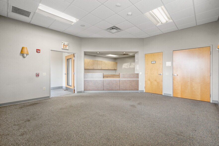 More Photos Of 77-87 Glade Dr, Kittanning Flex For Sale