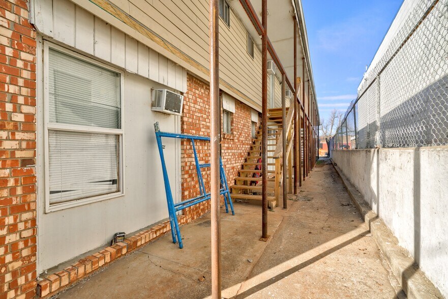 More Photos Of 2108 SW 51st St, Oklahoma City Apartments For Sale