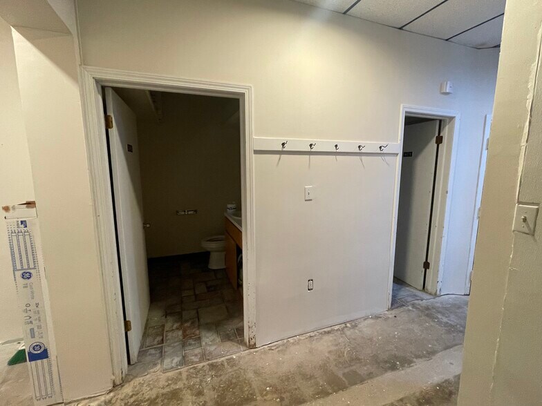 More Photos Of 6901 W Okmulgee Ln, Muskogee Warehouse For Sale