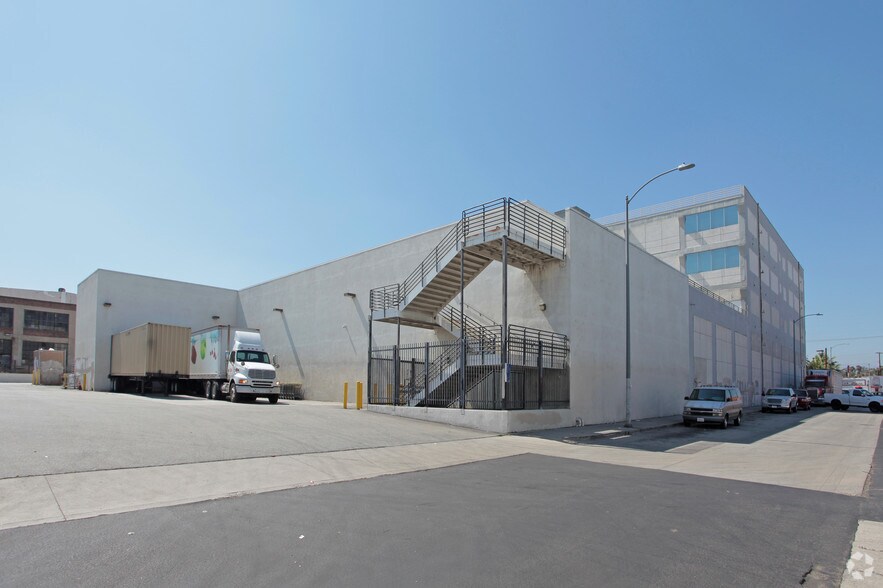 More Photos Of 3640-3654 E Olympic Blvd, Los Angeles Flex For Lease