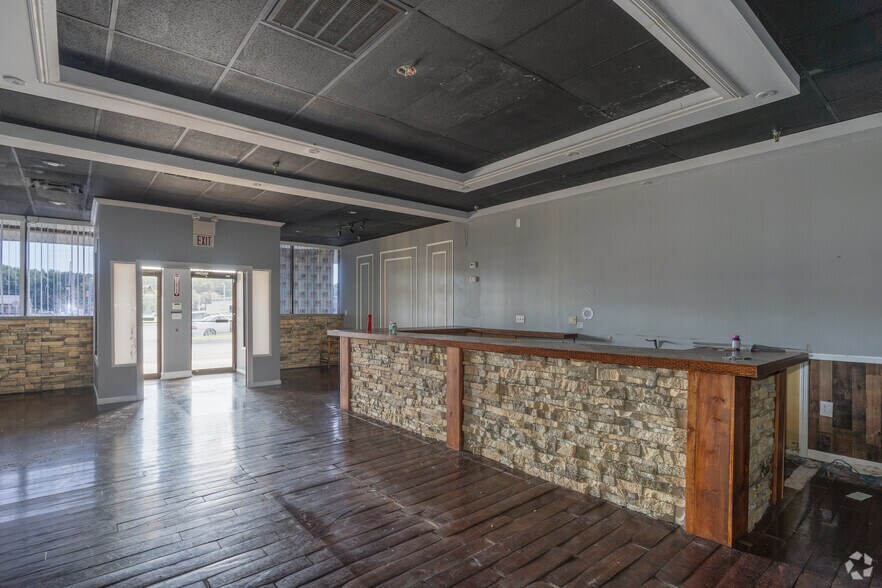 More Photos Of 233 S Broadway, Pennsville Unknown For Lease