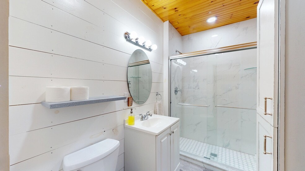 More Photos Of 284 Edgemont Rd, Moriah Hospitality For Sale
