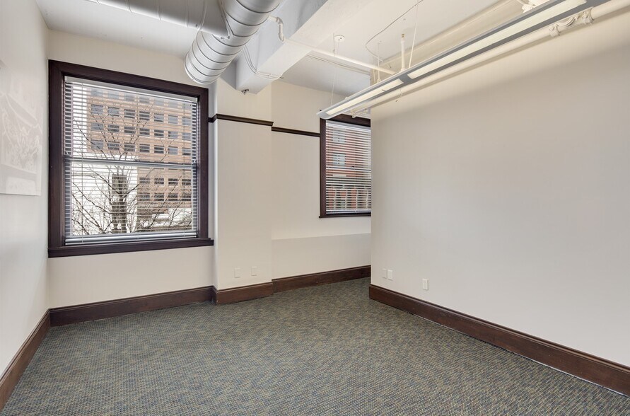 More Photos Of 62 N Main St, Memphis Apartments For Lease