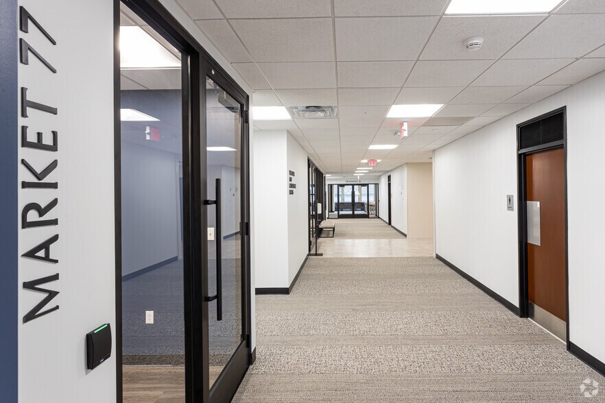 More Photos Of 7701 Forsyth Blvd, Clayton Office For Lease
