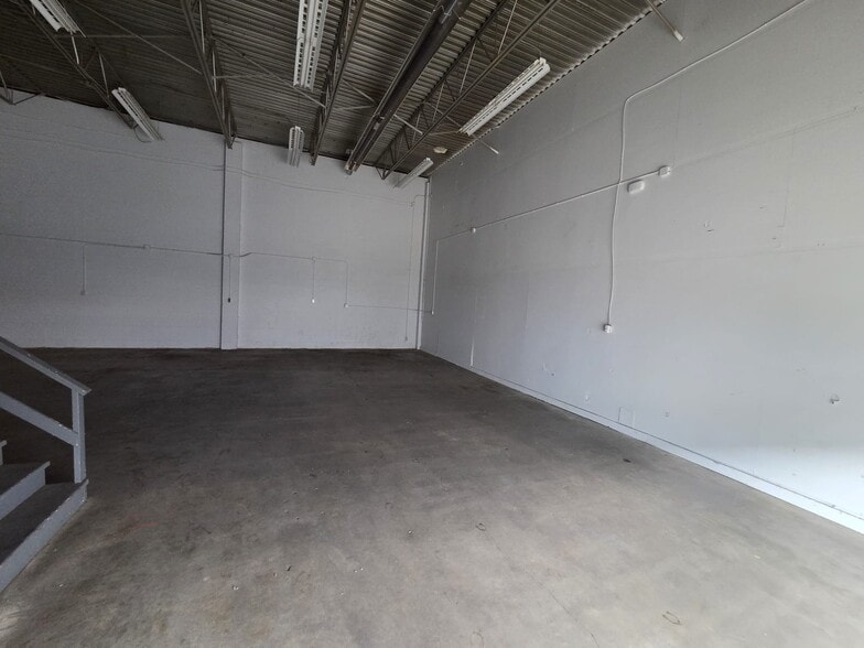 More Photos Of 20081-20091 Industrial Ave, Langley Warehouse For Lease