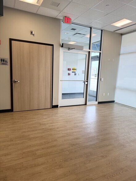 More Photos Of 2521 Walden Ave, Cheektowaga Storefront Retail Office For Lease