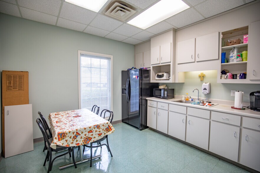 More Photos Of 1201 Columbia Dr, Milledgeville Medical For Sale