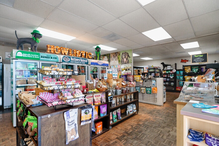 More Photos Of 930 W Washington St, San Diego Storefront Retail Office For Sale