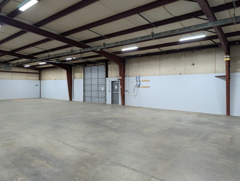 More Photos Of 4089 Pepperell Way, Dublin Manufacturing For Lease