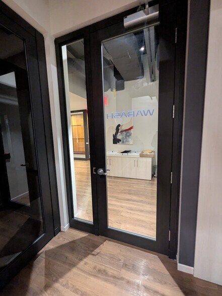 More Photos Of 3900 McCarty Ln, Lafayette Office For Sale